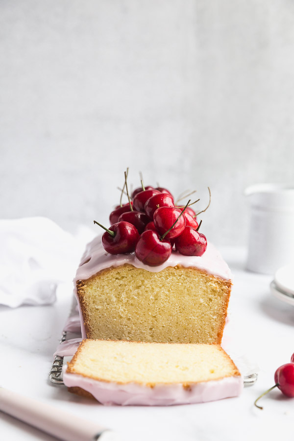 lemon-cake-raspberry-glaze