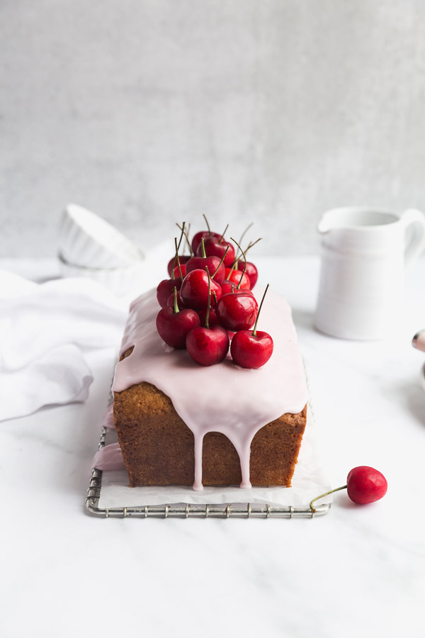 lemon-cake-raspberry-glaze