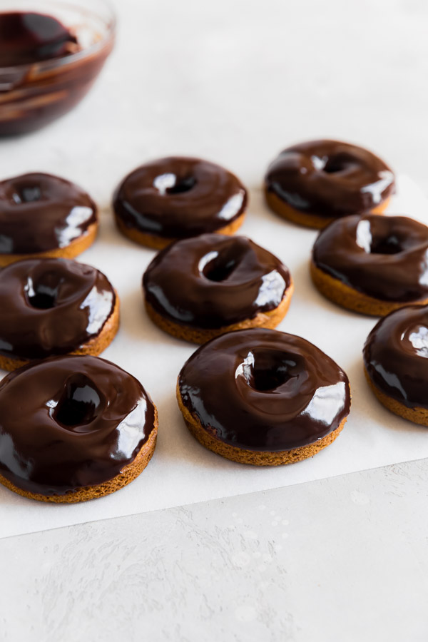 chocolate-glazed-pumpkin-donuts