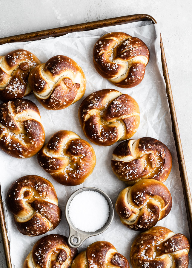sourdough-pretzel-knots