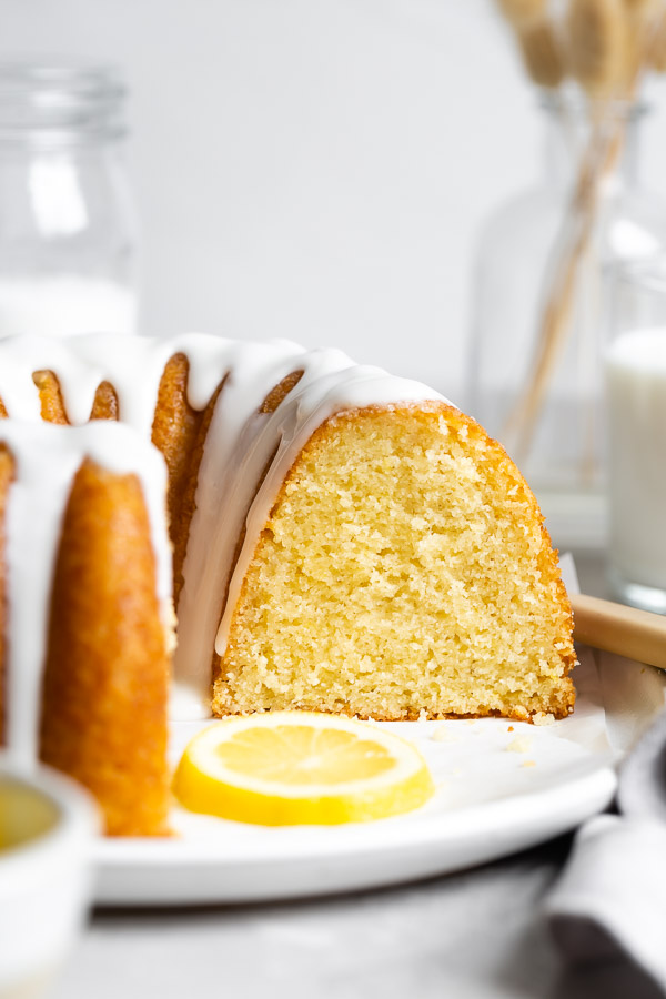 glazed-lemon-bundt-cake